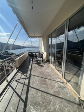 Center-sea view apartament,Sarande